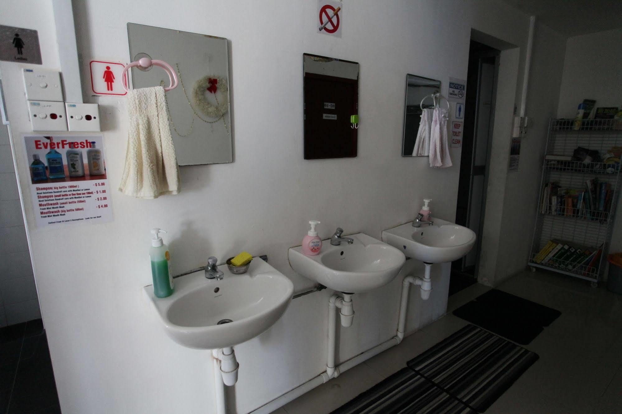 May & May Student Hostel سنغافورة المظهر الخارجي الصورة